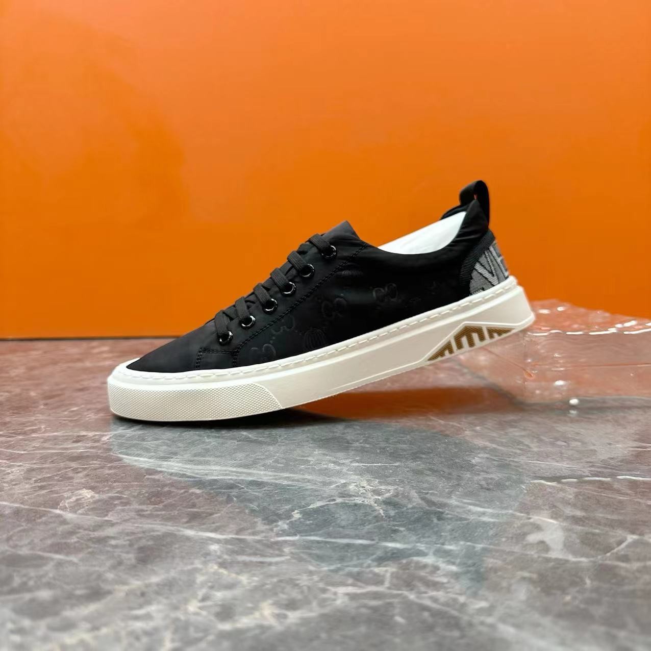 1677男士时尚休闲布鞋