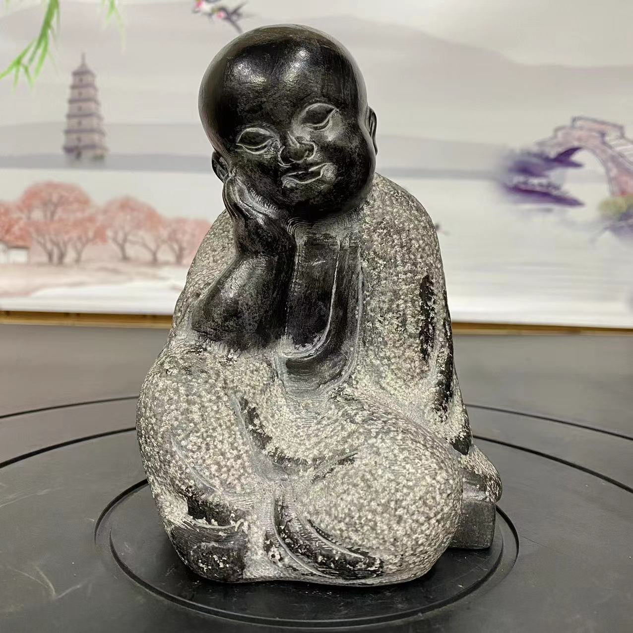 山西青石桌面摆件托腮小沙弥高度16厘米