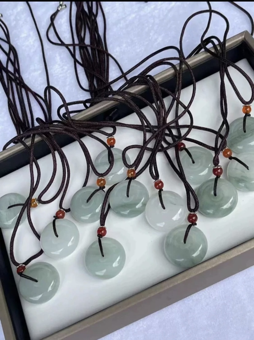 纯天然正品天山翠玉石平安扣吊坠时尚百搭（多样性发货拍一发一）