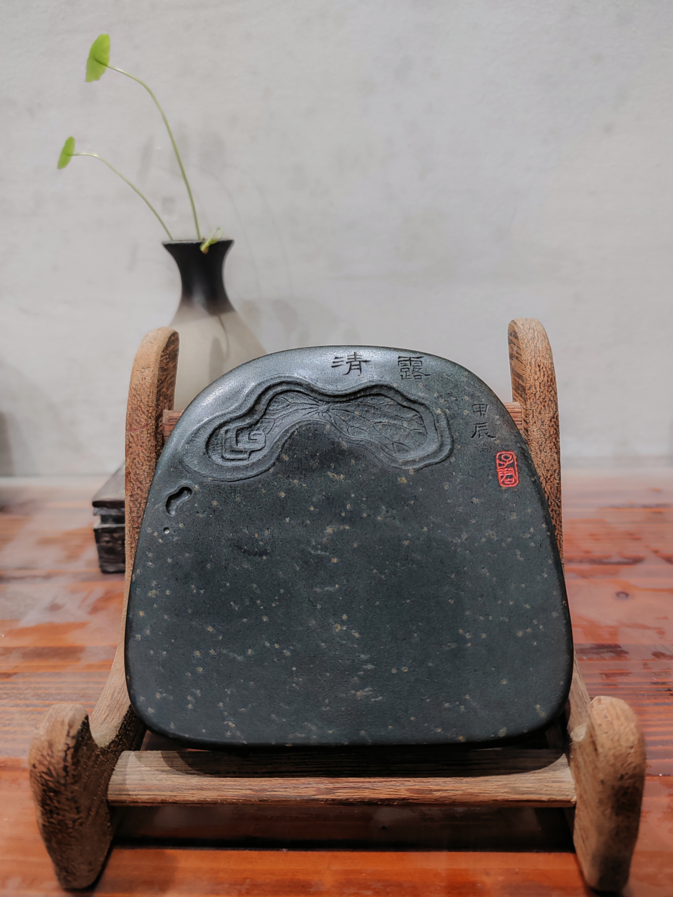 歙砚老坑金星—莲花砚