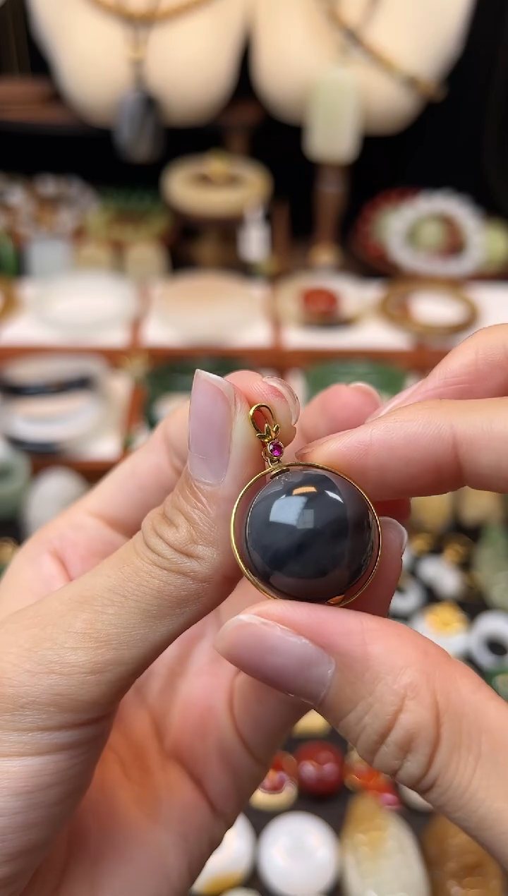 【闪购商品】和田玉挂件18K金镶嵌1