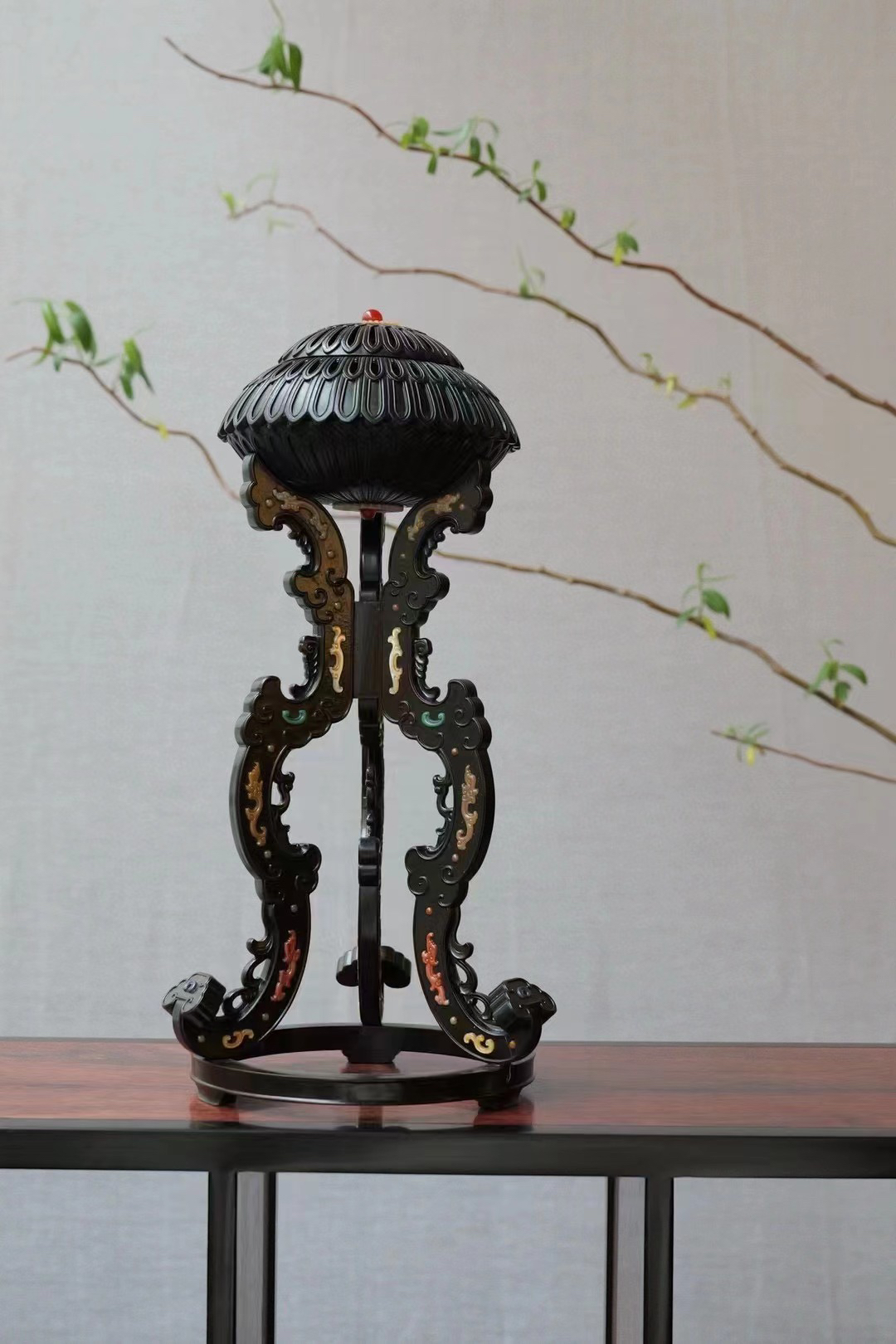 紫光檀嵌八宝立式创意陶瓷香炉复古纯手工工艺品家用定制酒柜