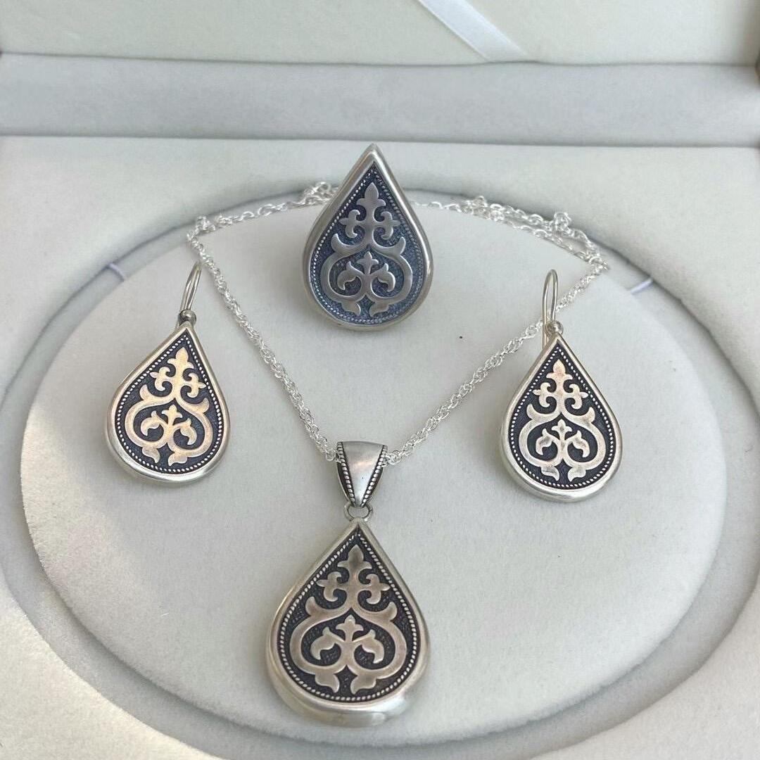 铜合金耳饰 最新款哈萨克民族风银色耳环女轻奢蒙古元素复古饰品 