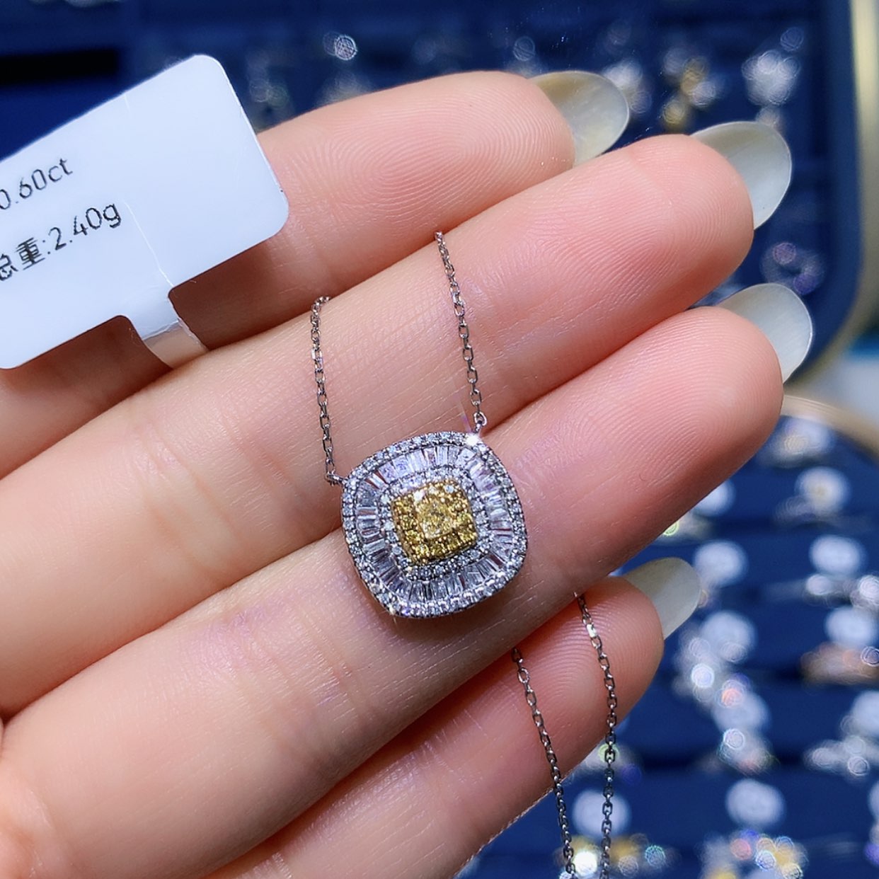 【闪购商品】钻石颈饰18K金镶嵌