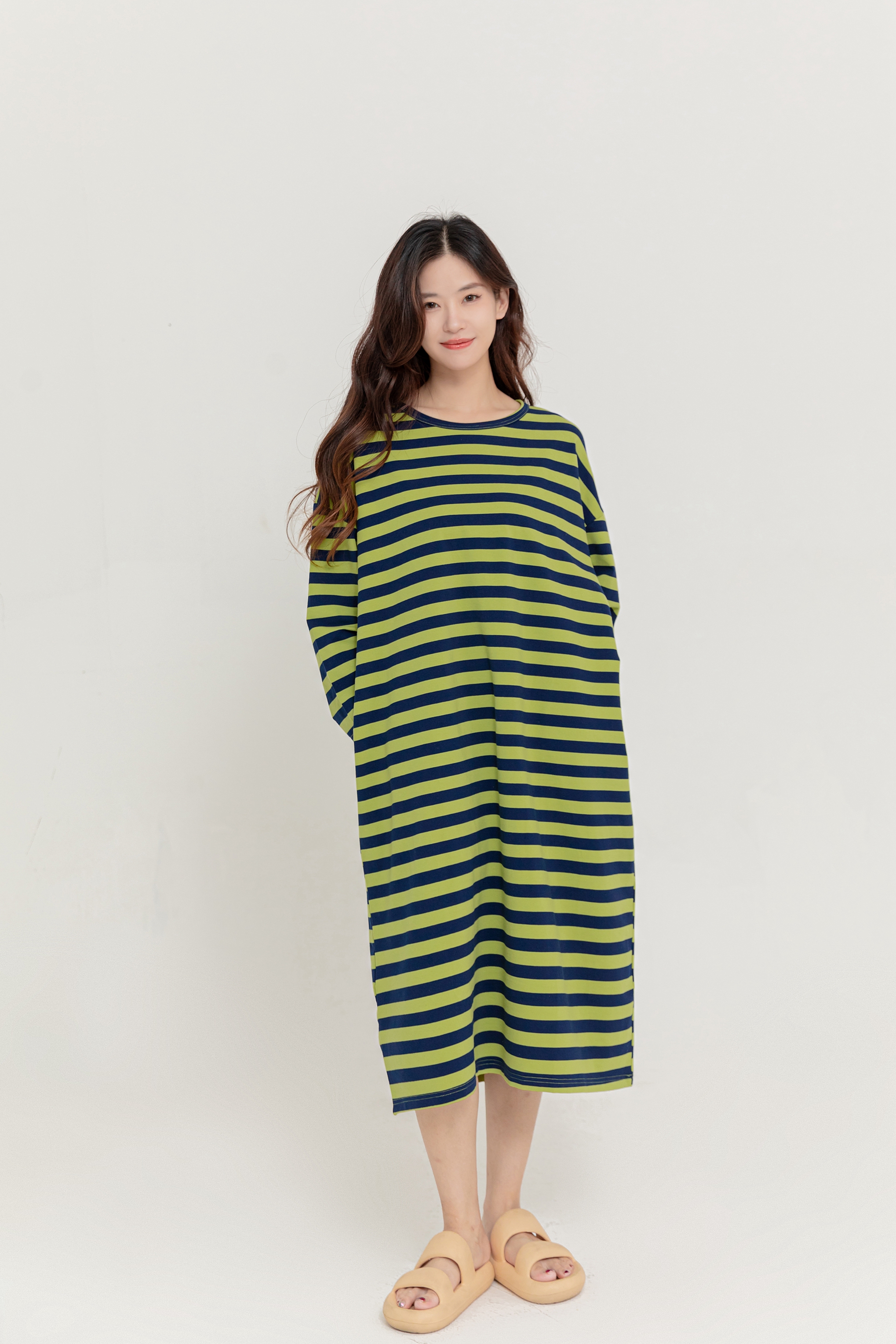 微辣条纹睡裙女春秋款新款长袖宽松胖mm秋季睡衣可外穿家居服