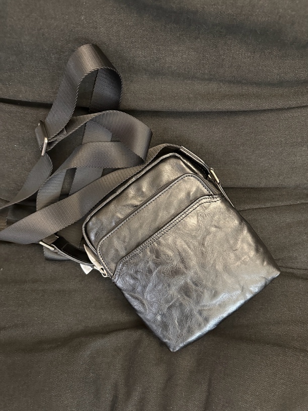 男士植鞣牛皮单肩斜挎包时尚潮流长20高24.5宽9