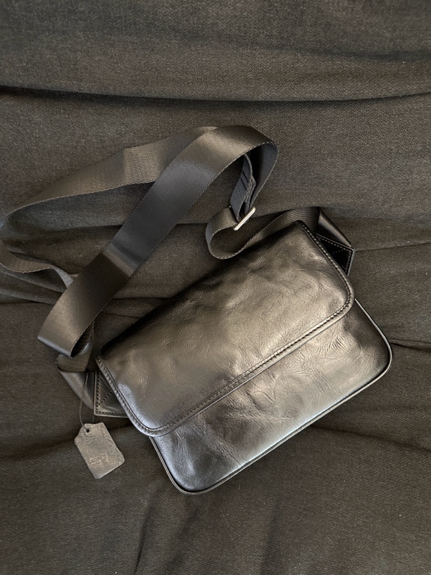 男士植鞣头层牛皮胸包横款时尚潮流长25高17宽5