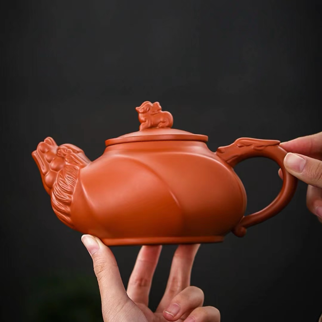 紫砂大容量朱泥龙头壶-550cc