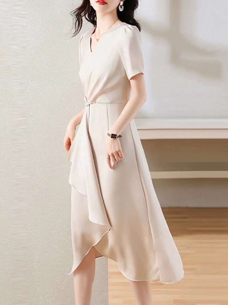 【随机发】精美连衣裙一件