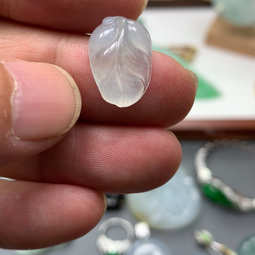【闪购商品】翡翠颈饰未镶嵌ω****✪