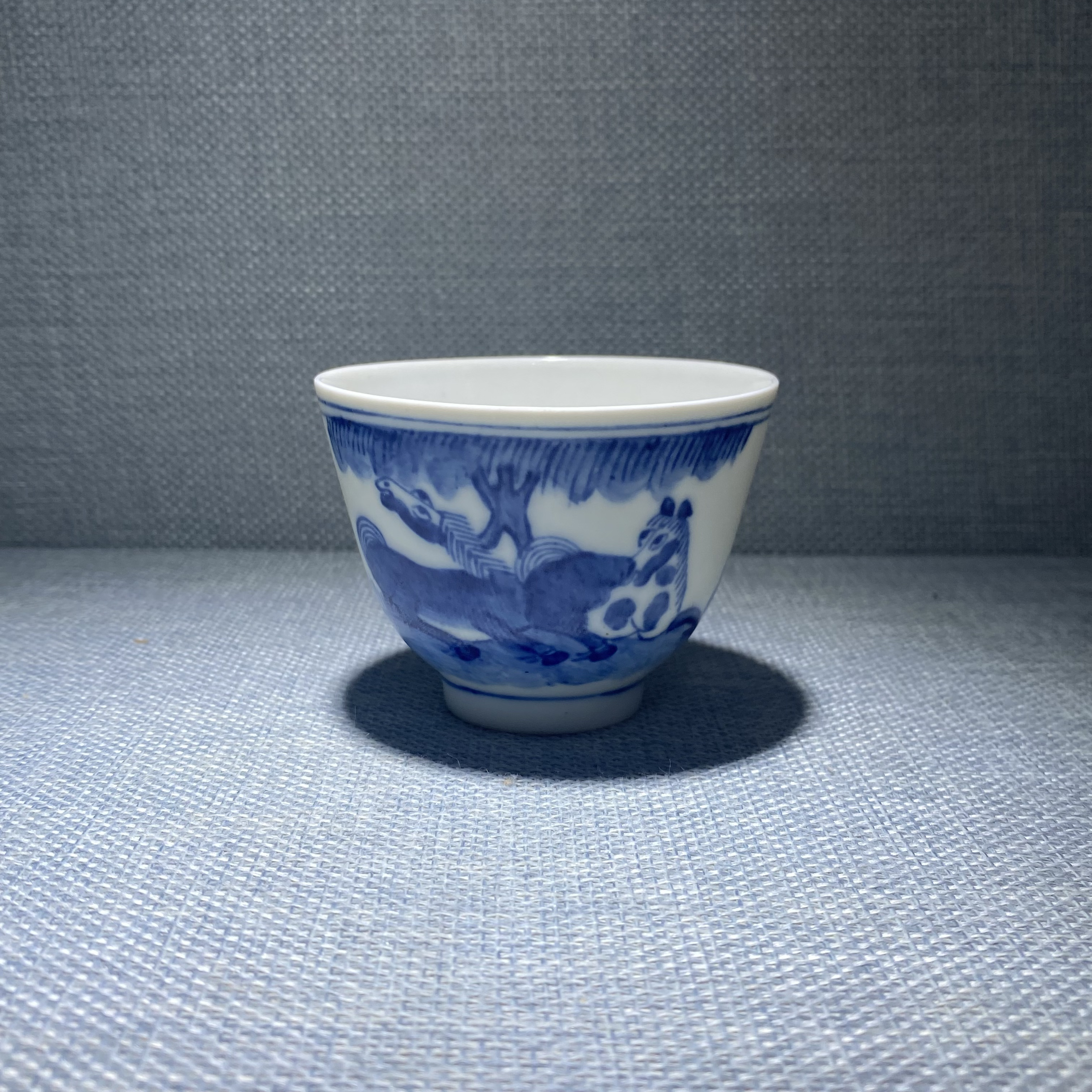青花骏马图主人杯茶碗