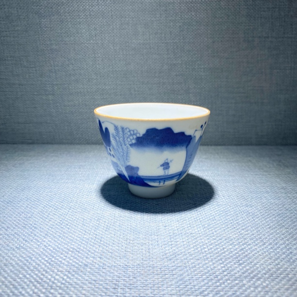 青花山水纹主人杯茶碗
