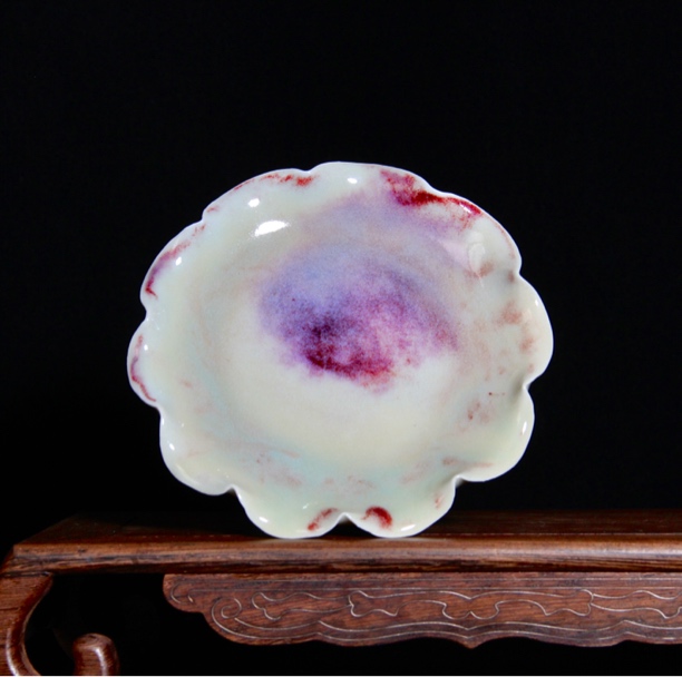 钧瓷传统原矿二厂釉纯手工高足荷口赏盘高7.8宽12.8cm。