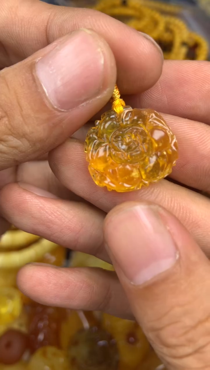 【闪购商品】蜜蜡珠宝奇石未镶嵌牡丹花随机发