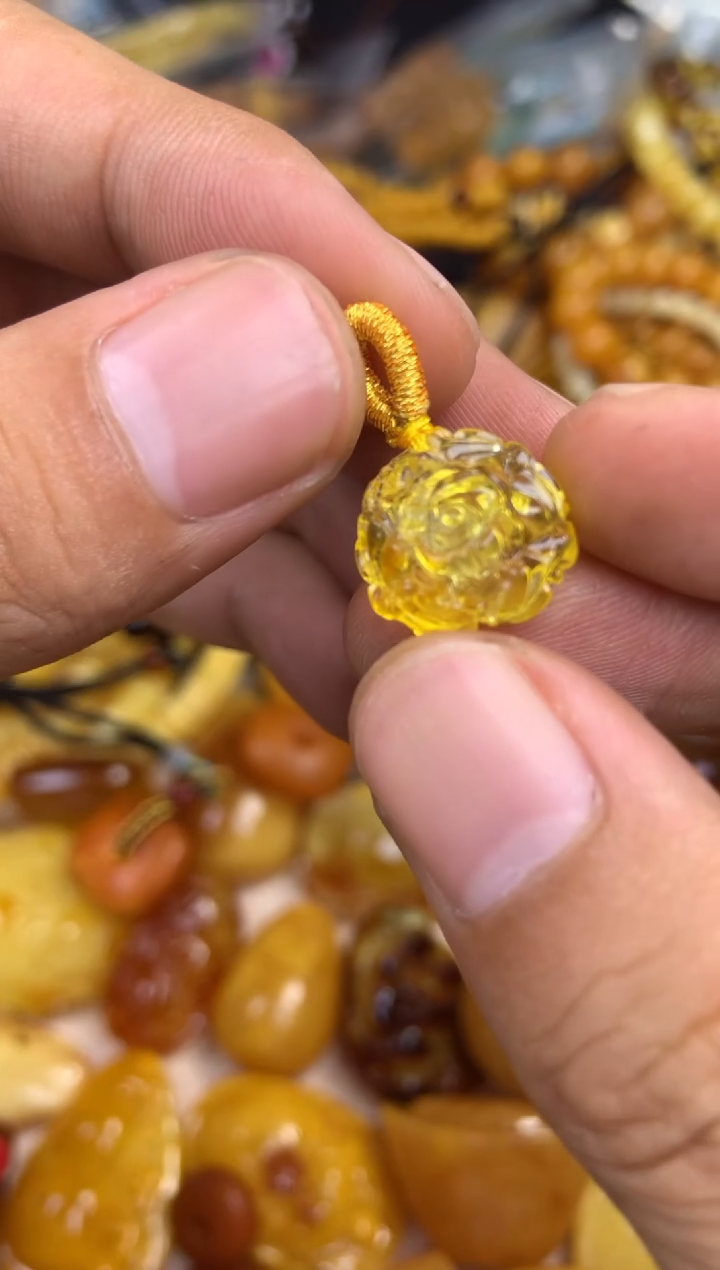 【闪购商品】蜜蜡珠宝奇石未镶嵌牡丹花随机发