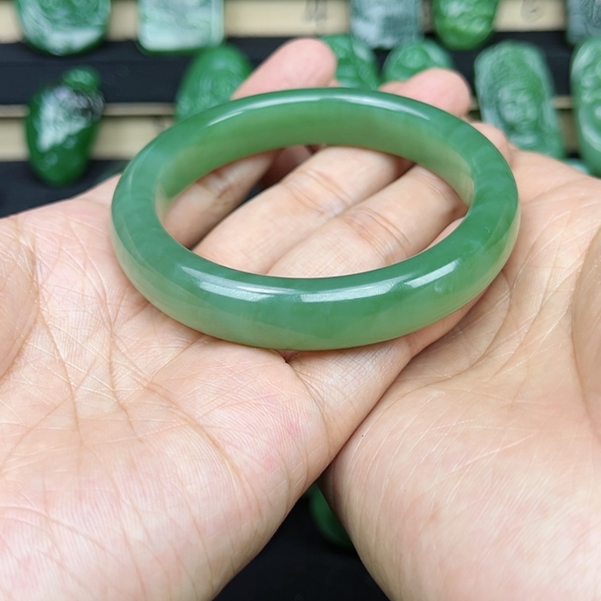 【闪购商品】和田玉（碧玉）手镯未镶嵌惜*