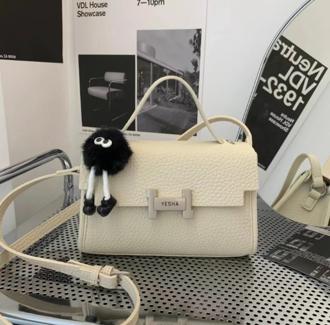 （长22高14厚）时尚百搭包包单肩斜跨白色饭盒包包213