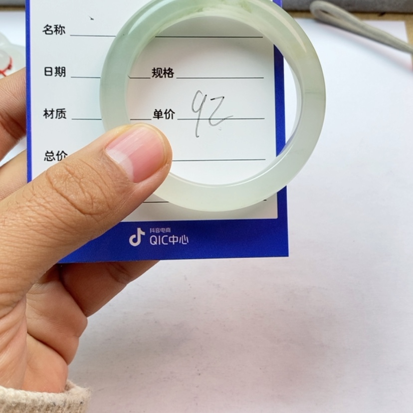 【闪购商品】石英质玉手镯未镶嵌ㅤ****