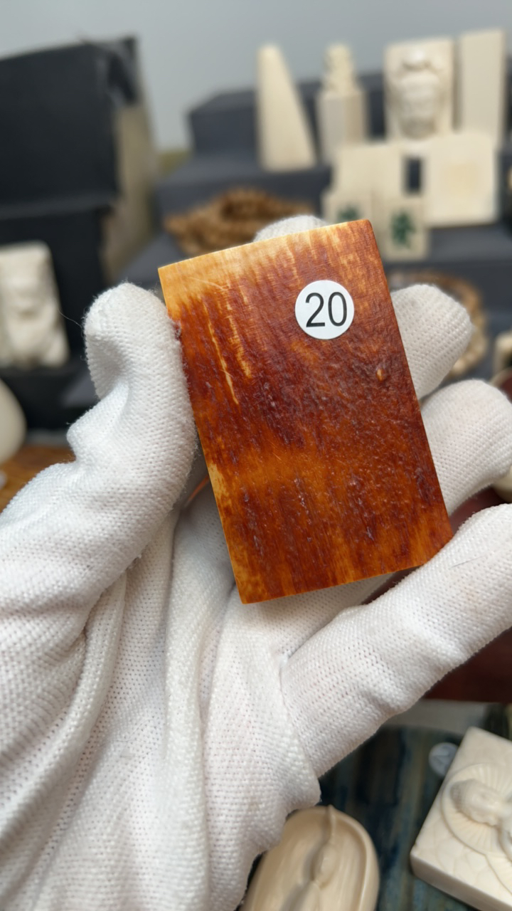 猛犸材质红皮吊坠