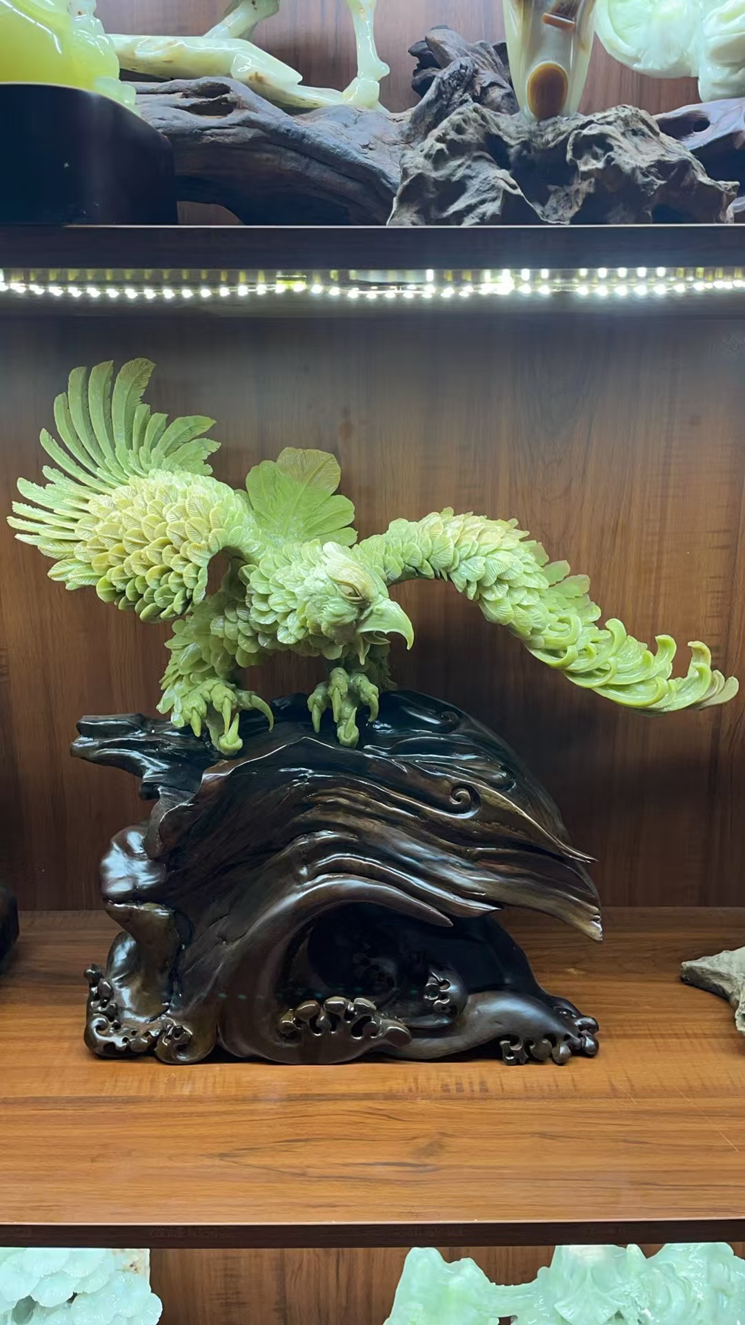 岫玉蛇纹石玉高档摆件大展宏图～雄鹰展翅