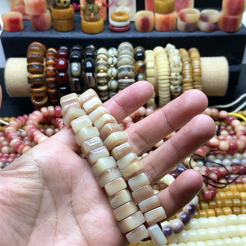 【闪购商品】驼骨根雕黑****e