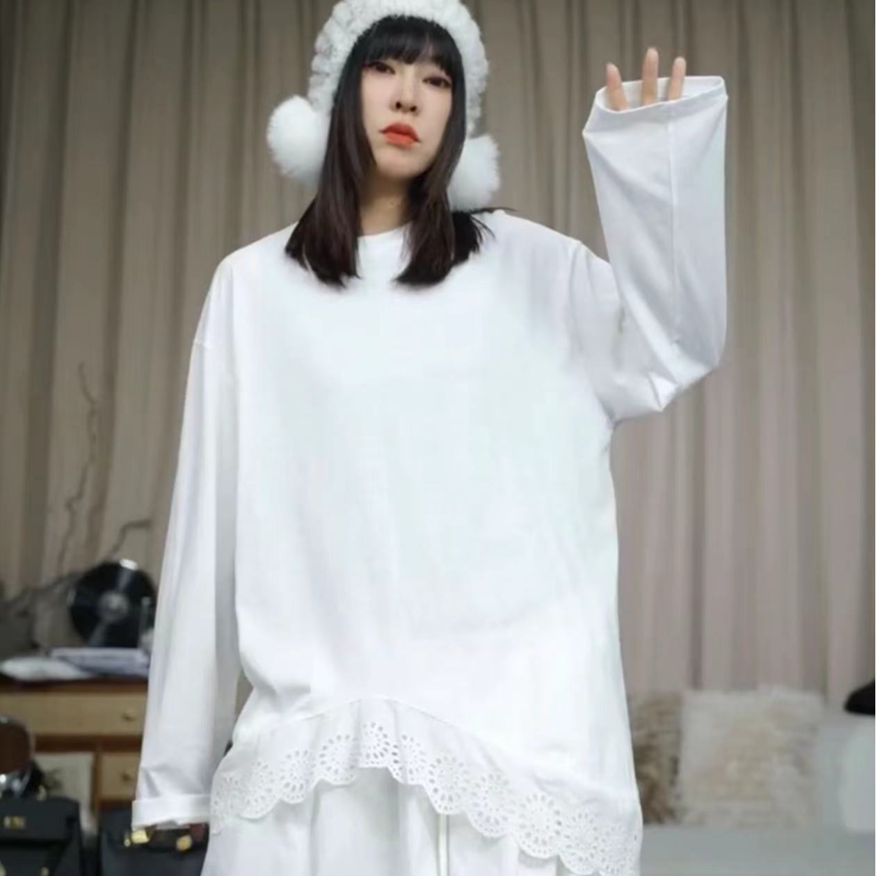 infobyfive2025新款宽松纯色蕾丝边长袖圆领打底T恤2DI0905