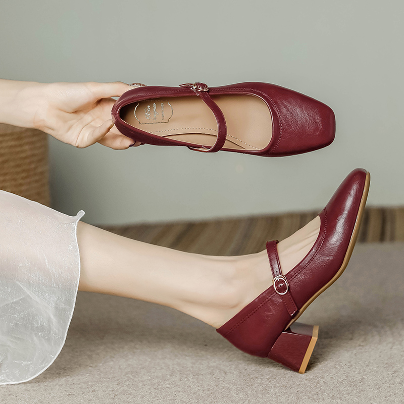 2025显瘦玛丽珍真皮鞋安哥拉红女鞋粗跟夏季尖头不累脚粗跟鞋冬季