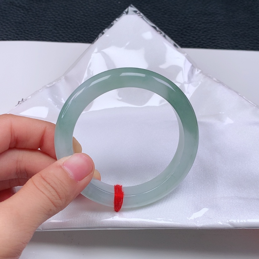 【闪购商品】翡翠手镯未镶嵌心**学
