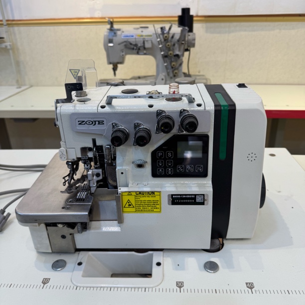 中捷自动剪线 抬压脚电脑款四线锁边机！