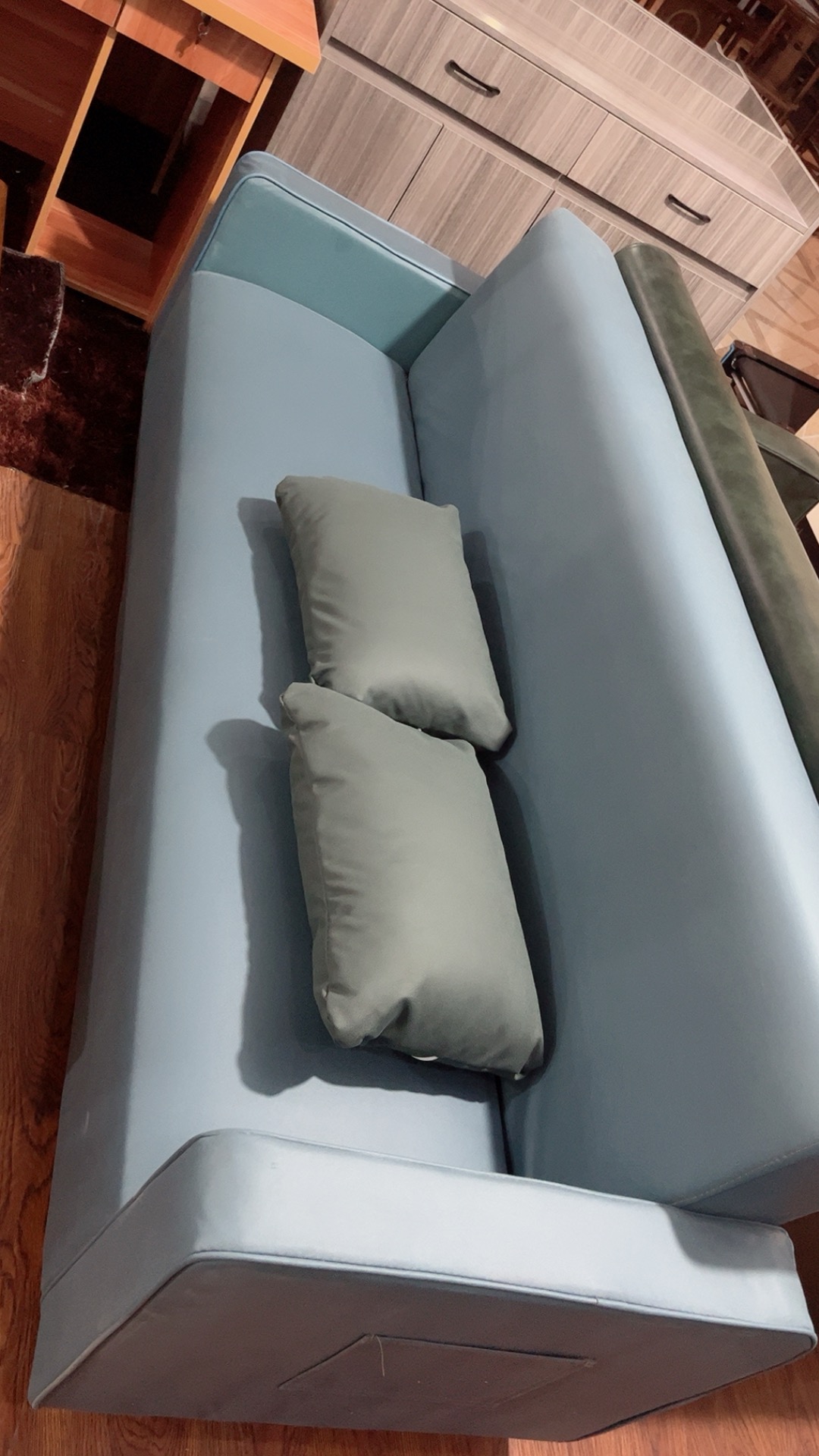 三人位沙发抱枕双色