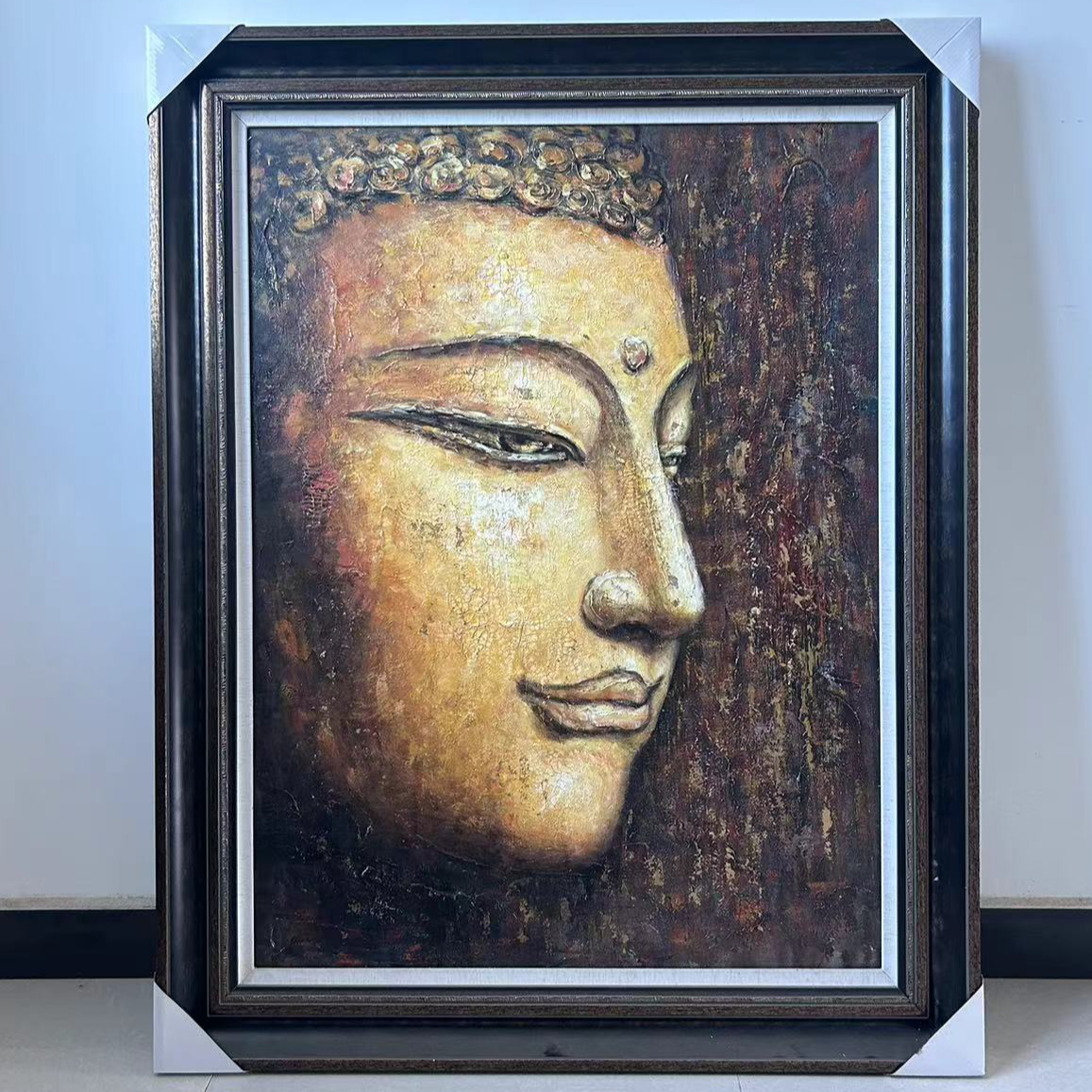 自己画的一幅金色佛像，肌理感很足，有用到金箔。