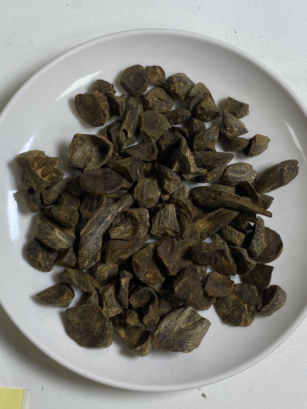 奇楠沉香99沉熏香树钉