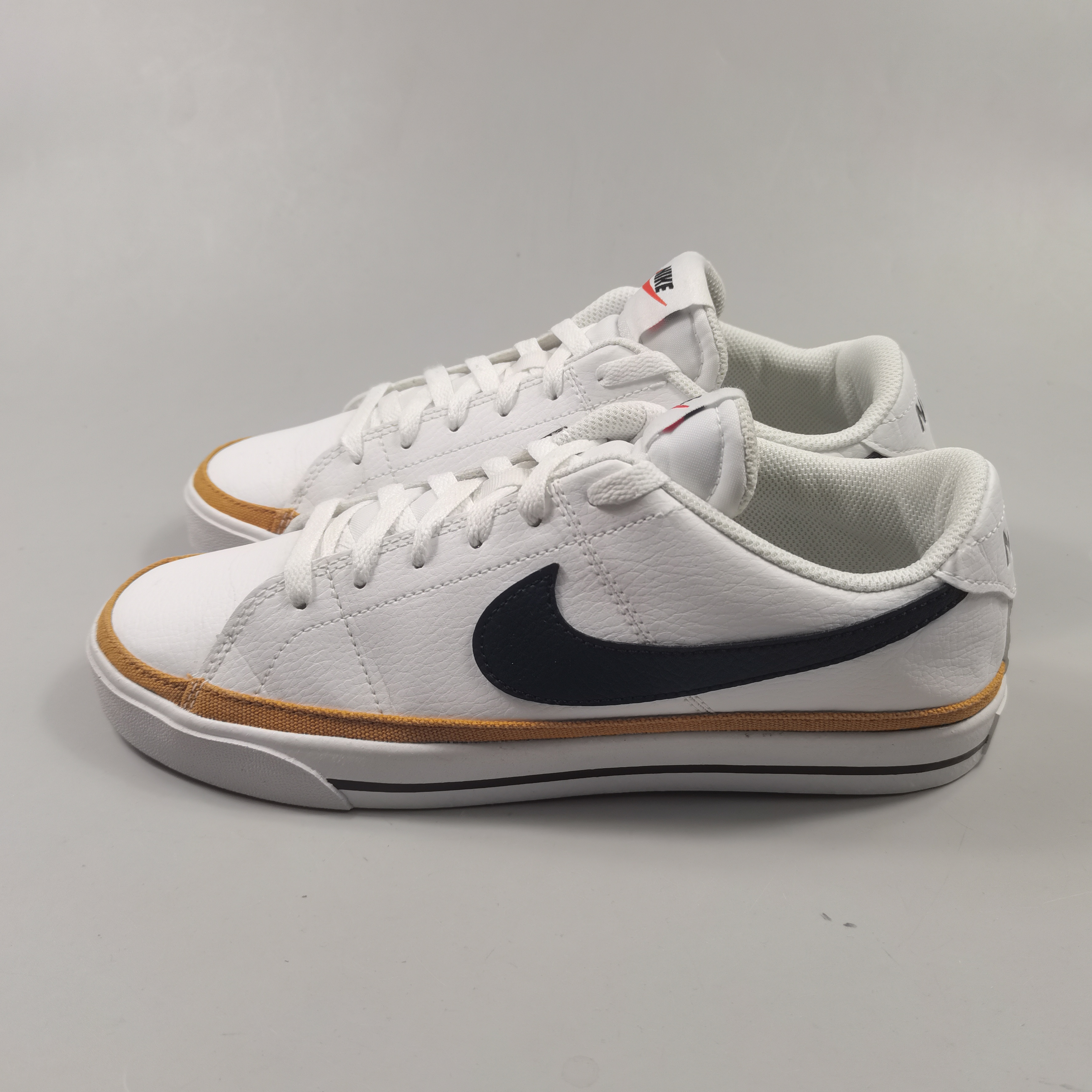 二手41码 Nike耐克Court Legacy男低帮白休闲板鞋 公价 610