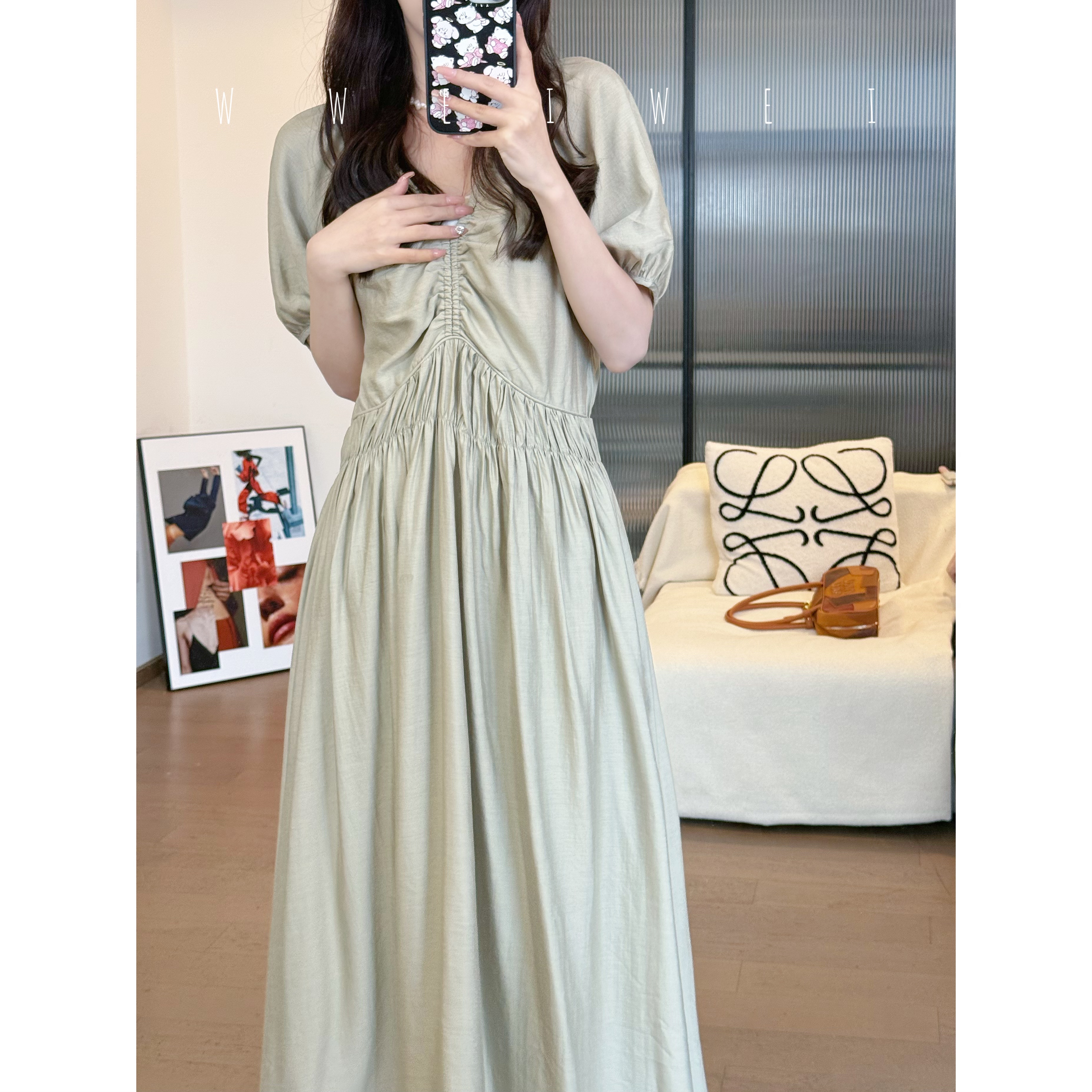 【是玮玮哦】墨绿色宽松显瘦遮肉A字群连衣裙   W2024111413