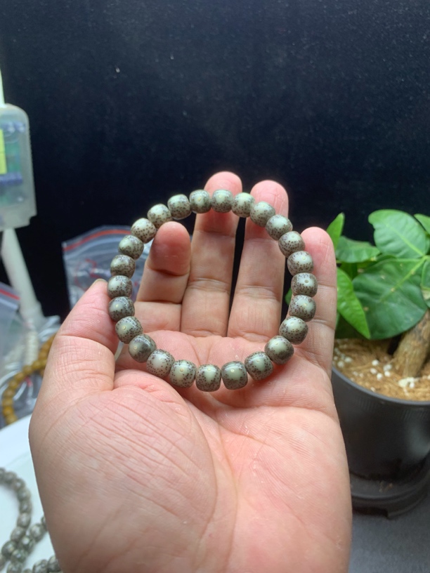 石玉料9x8桶大眼晴星月菩提手串