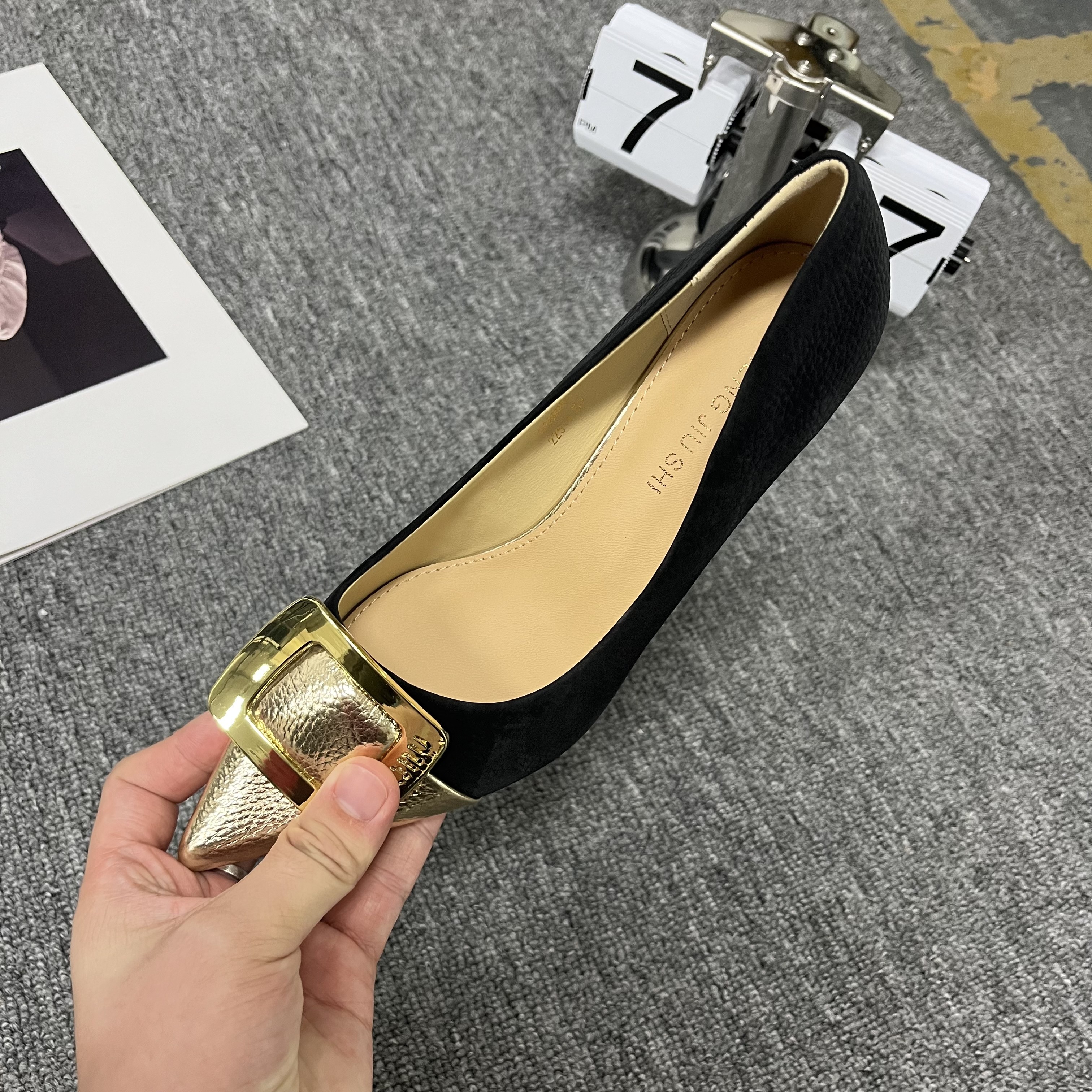 冬季款气质名媛风单鞋优雅时尚简约浅尖头一脚蹬女鞋 8038