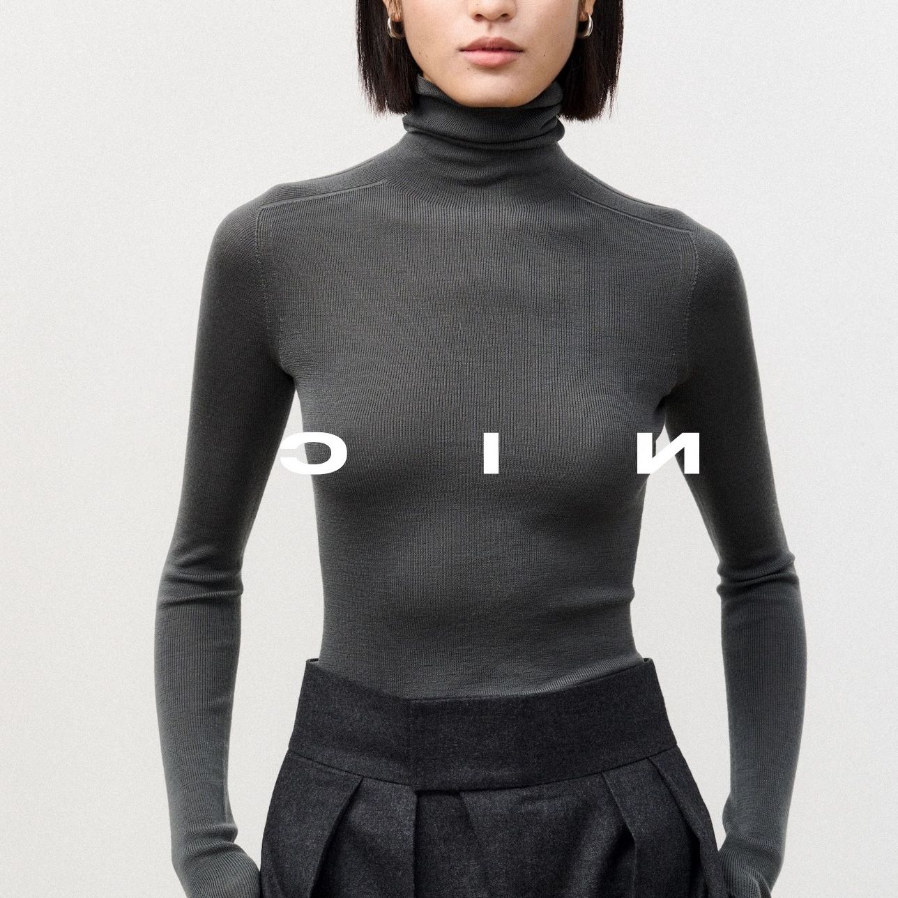 高级灰色百搭时尚打底衫女春秋新款纯色套头显瘦气质长袖针织衫