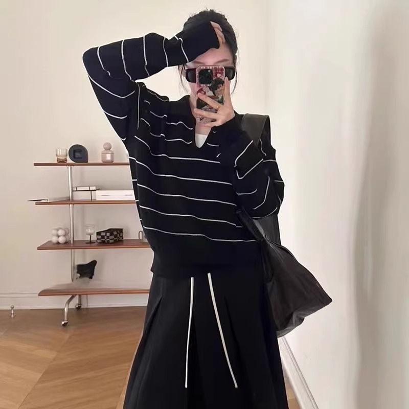 法式复古翻领长袖针织衫女春秋新款撞色条纹简约时尚百搭套头上衣