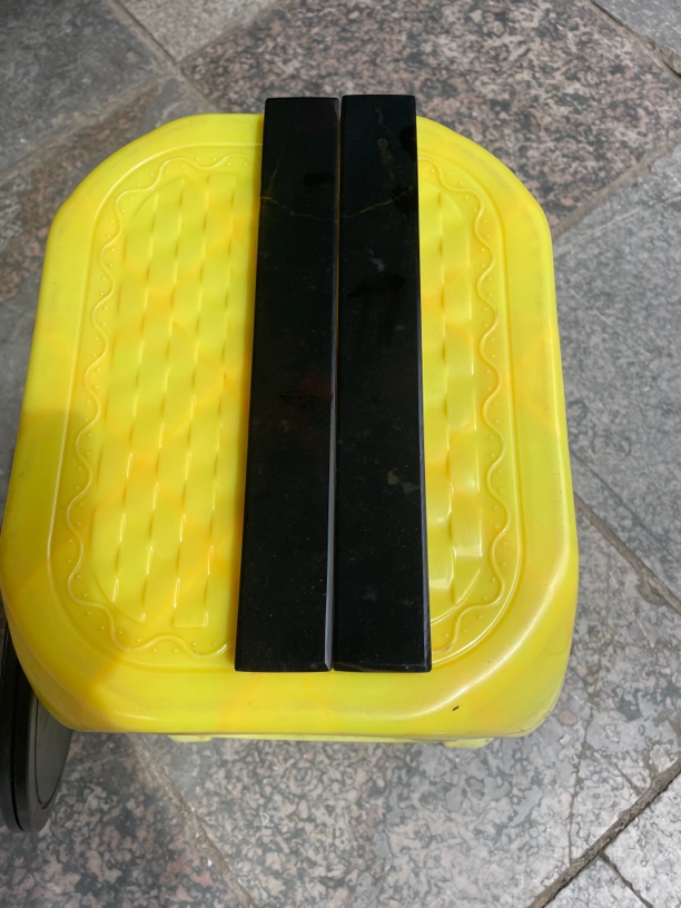 桂林鸡血玉镇尺老虎料