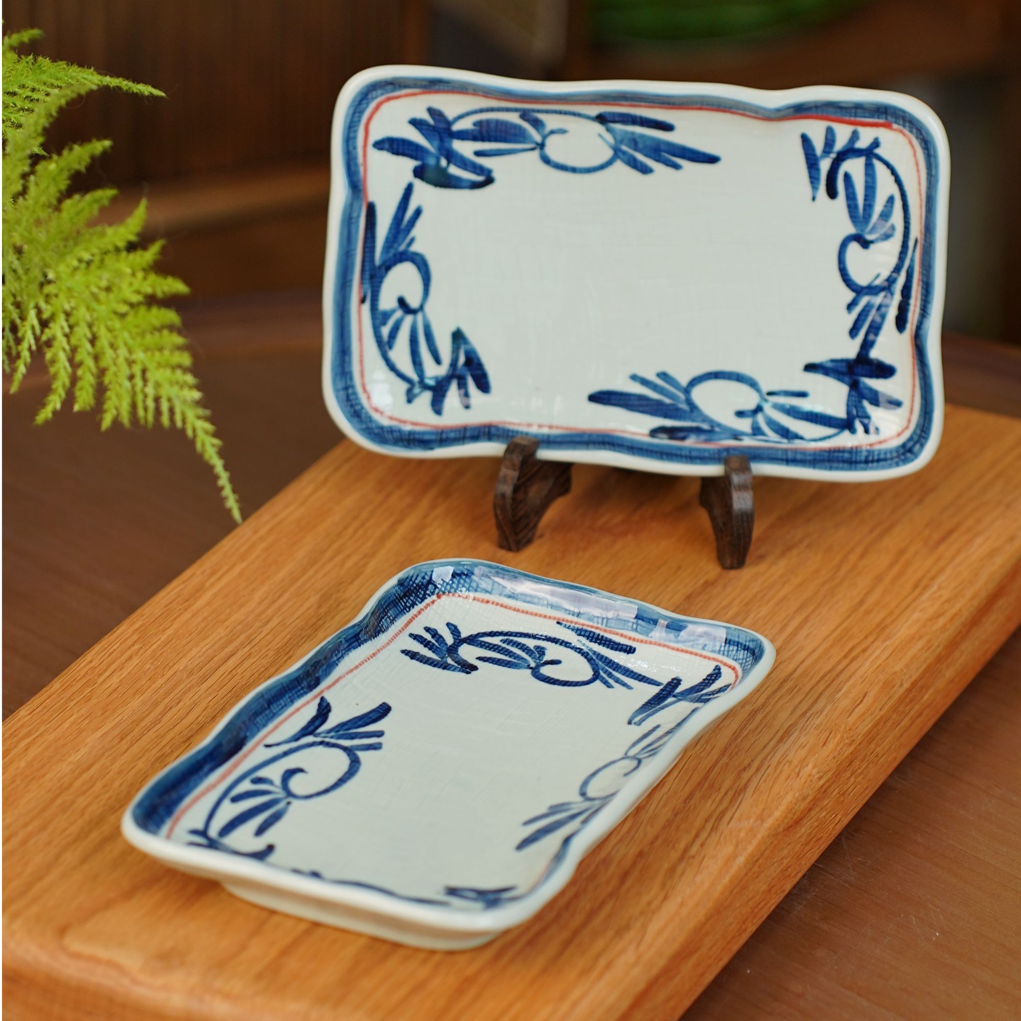 RIGEIAN/瑞涧【8.5寸织布纹长方盘】唐草新中式高温青花瓷手绘菜盘