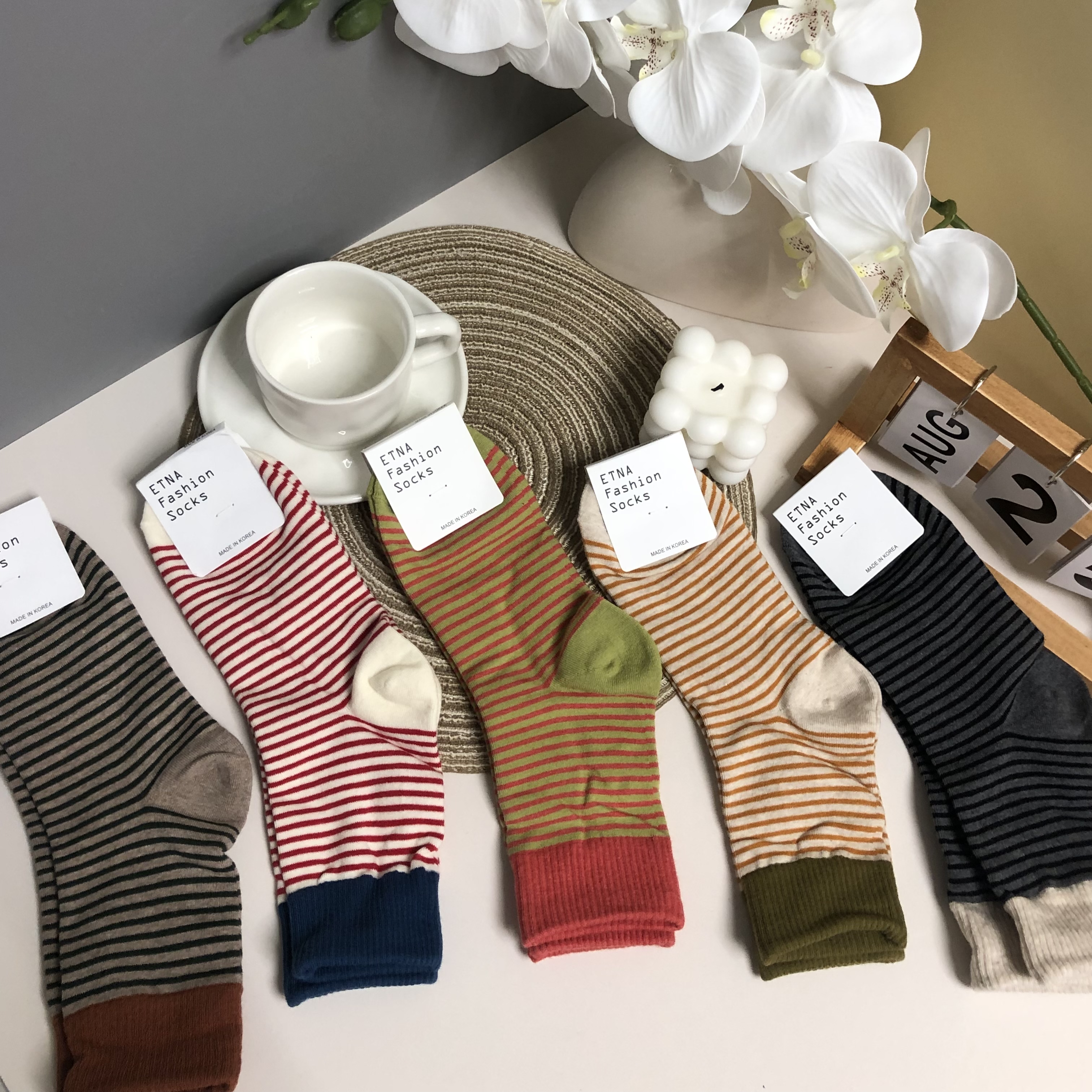 然宝韩国东大门新款女袜子经典细条纹拼色中筒袜