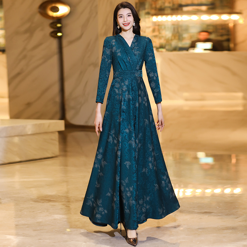 秋冬加绒长裙女2024年新款高腰显瘦气质连衣裙复古印花收腰大摆裙
