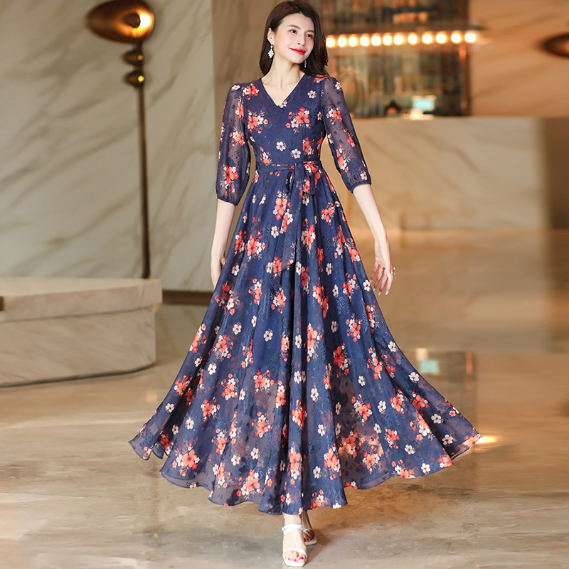 气质连衣裙女夏显瘦收腰碎花轻奢高级感海边度假中长款裙子女0229