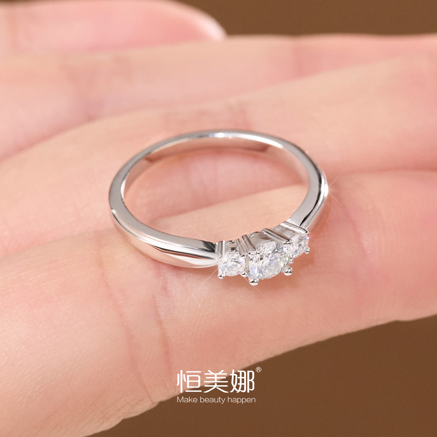 恒美娜 925银莫桑石戒指 钻戒银戒轻奢简约镶嵌时尚小众女花间晴