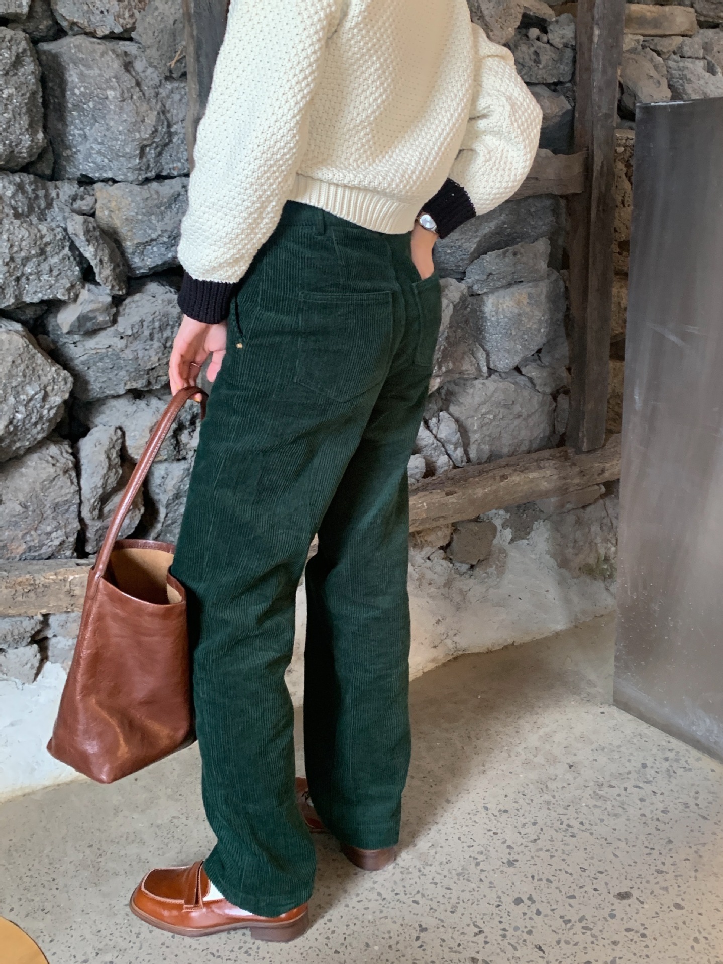 现H 2023冬季新款韩版高腰显瘦宽松直筒阔腿灯芯绒纯色休闲裤长裤