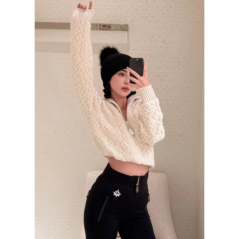 【LL】马户家新款软糯菱格针织开衫外套