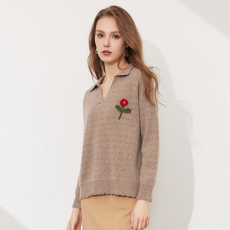 女士新款绣花翻领长袖针织衫时尚简约宽松35%羊绒衫