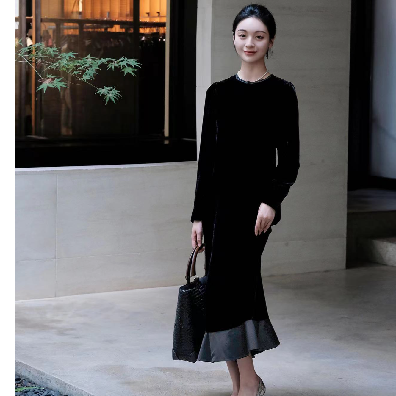 丝绒鱼尾连衣裙黑色新款时尚洋气百搭女装小众炸街高级感女装