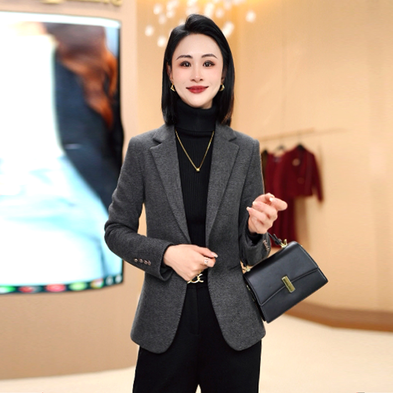女秋冬款保暖加厚西装外套新爆款小个子气质收腰毛呢女士小西服