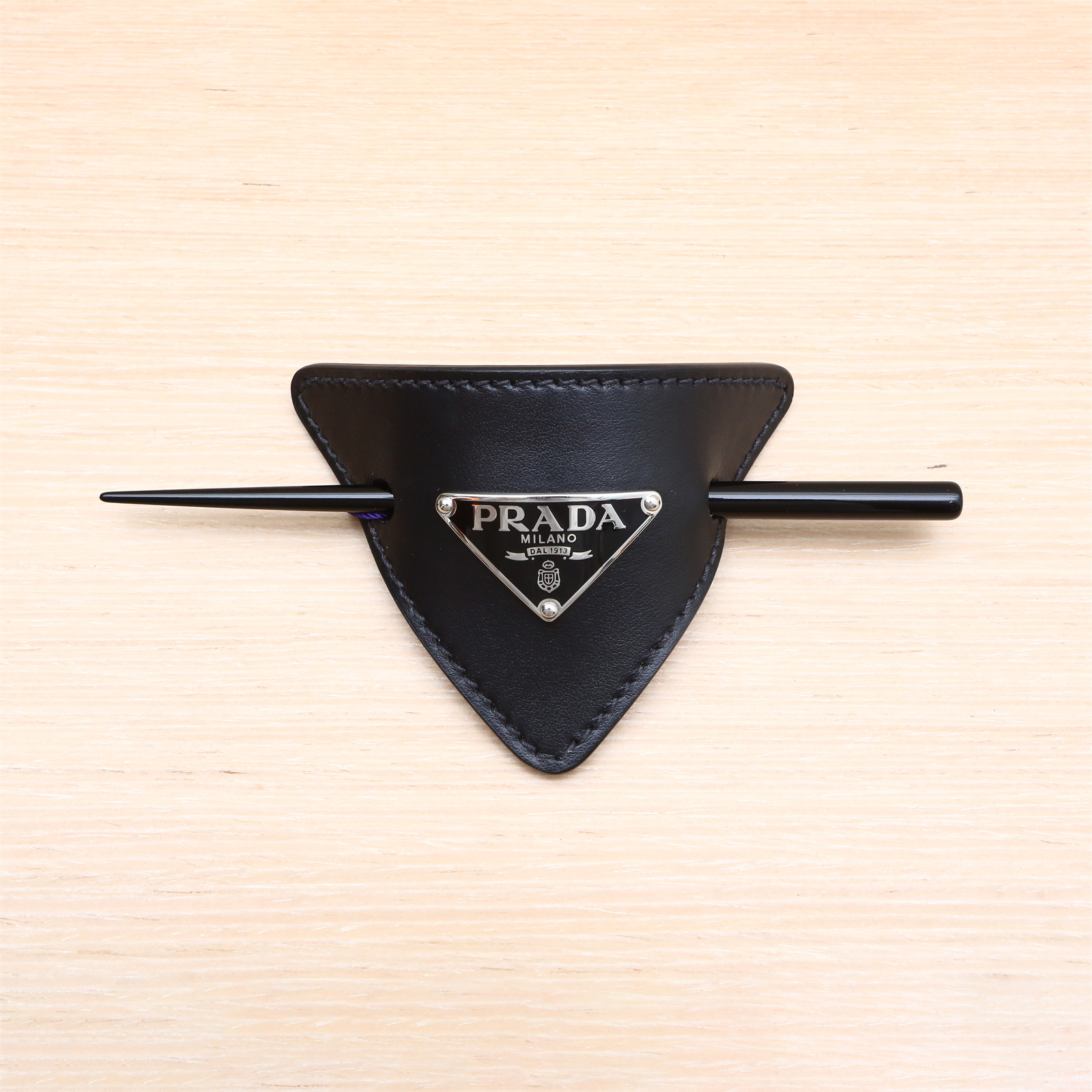 99新  小花6娜 PRADA 三角标 发簪